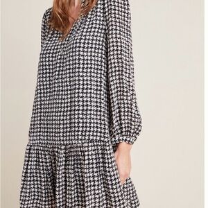 Anthropologie Maeve  Black & White Houndstooth V-Neck Long Sleeve Dress